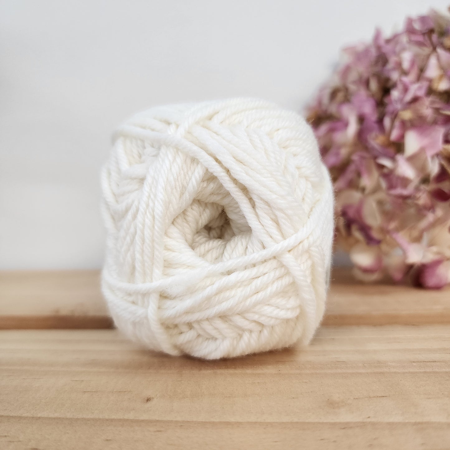 Touch Yarns - Pure Merino 8ply - Natural