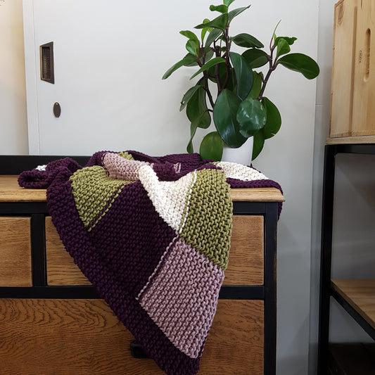 Free Pattern: Simple Squares Knit Blanket