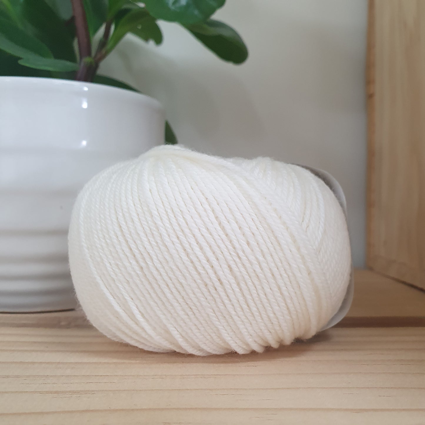 Mistral 4ply Merino - Cream (207)